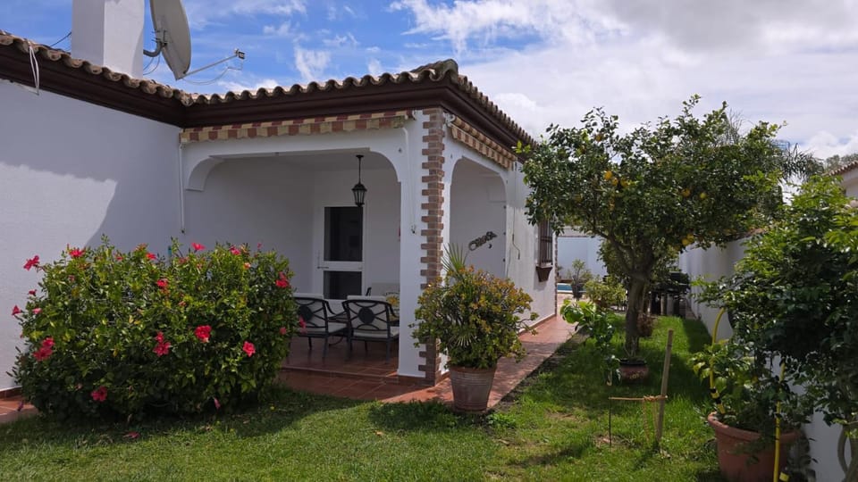 HAPPY HOMES CASA LIMÓN - Premium - Pool - Klimaanlage - WLAN Villa in Chiclana de la Frontera