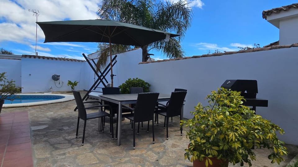 HAPPY HOMES CASA LIMÓN - Premium - Pool - Klimaanlage - WLAN Villa in Chiclana de la Frontera