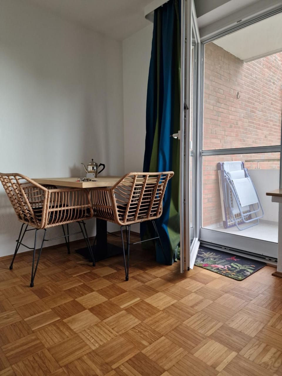 Direkt am Eversten Holz 1ZKBBalkon 48qm mit Parkplatz Apartment in Oldenburg
