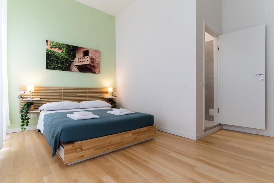 Bed, Photo of the whole room