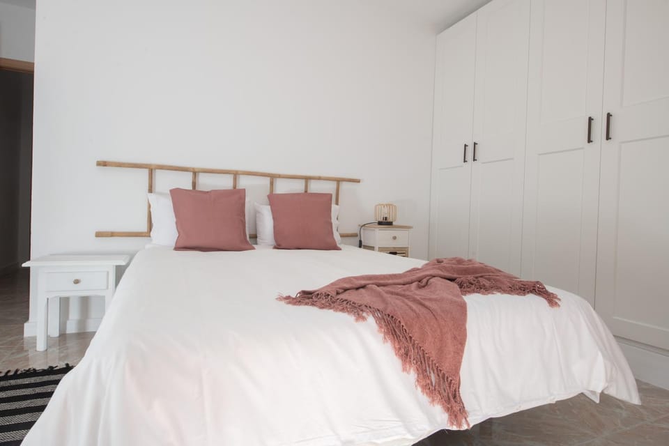 Comfortable Centric Apartment Steps from the Beach Apartment in Maxorata