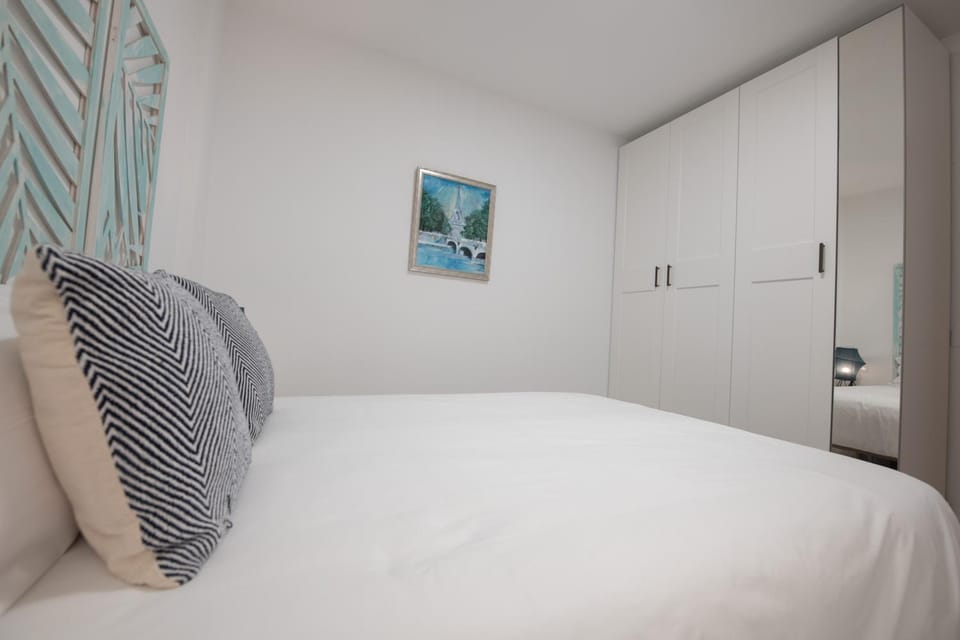 Comfortable Centric Apartment Steps from the Beach Apartment in Maxorata