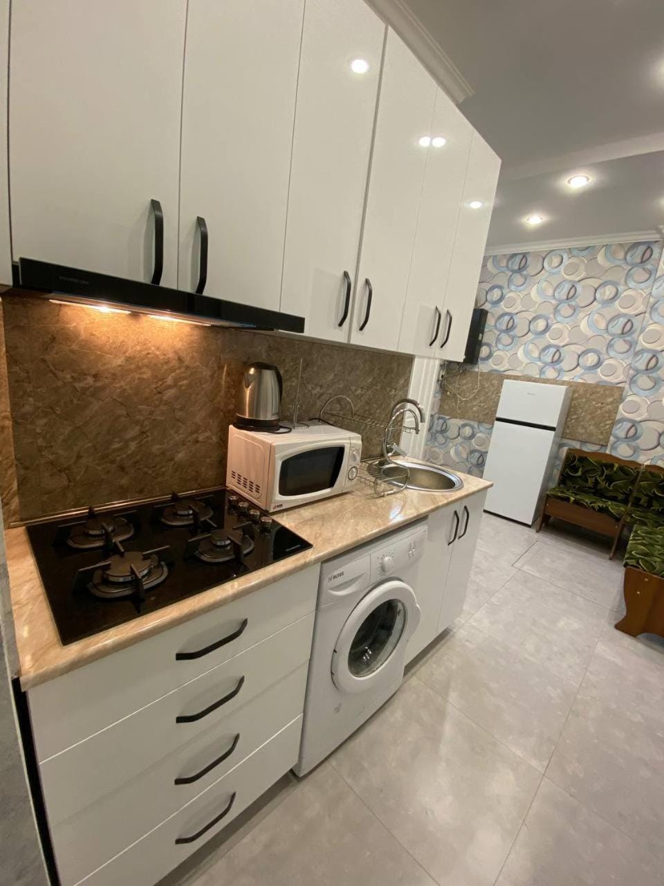 Coffee/tea facilities, Kitchen or kitchenette, minibar, stove, washing machine