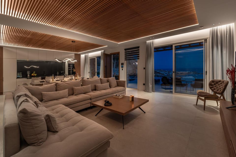 Elit Villa Psarou Heated Pool Jacuzzi Villa in Mykonos, Mikonos 846 00, Greece