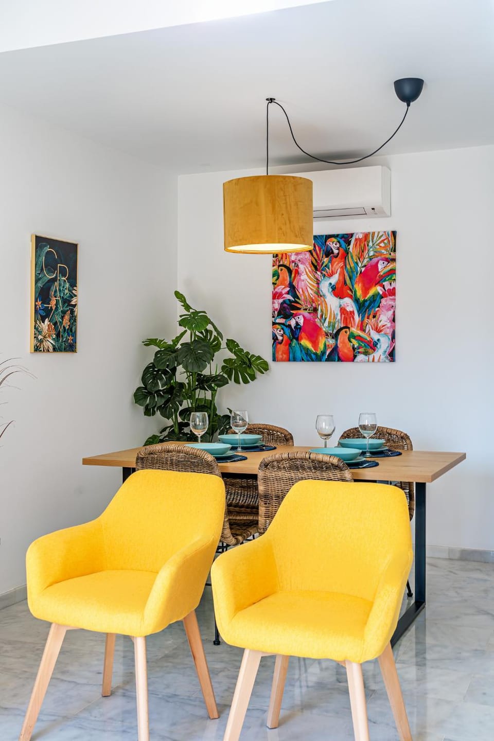 Decorative detail, Dining area, air conditioner