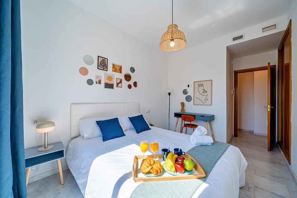 Bed, Seating area, Bedroom