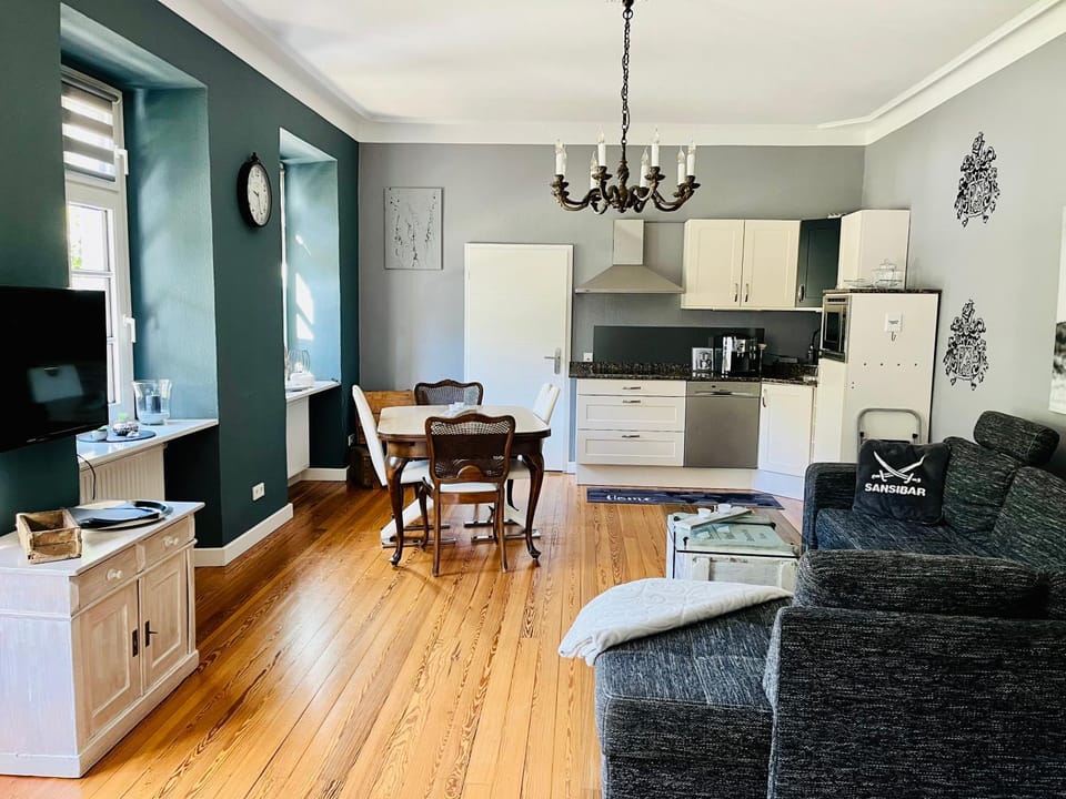 Kitchen or kitchenette, Living room, Dining area