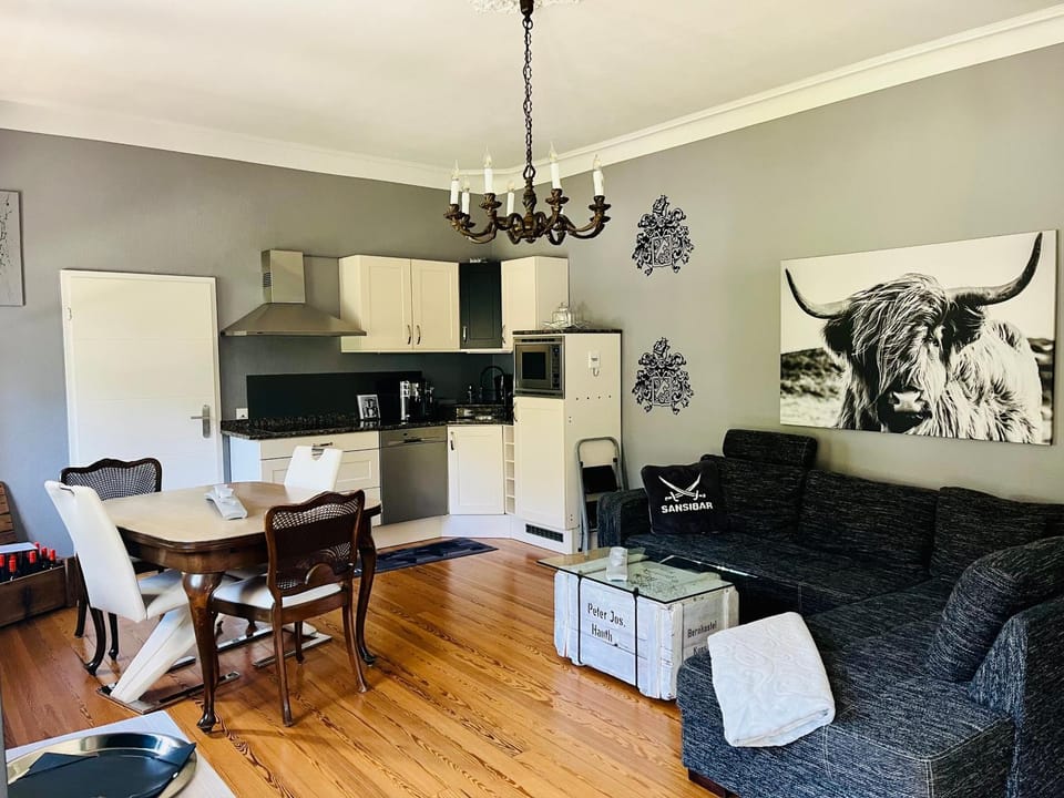 Kitchen or kitchenette, Living room, Seating area