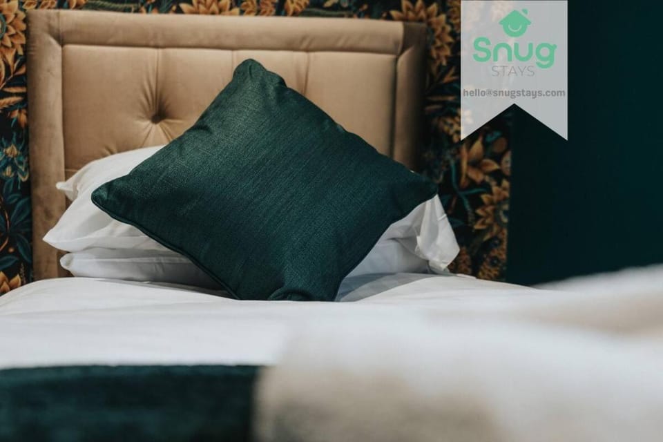 Fairfield house - 4 bedroom, 8 beds, free Wi-Fi, free parking House in Liverpool