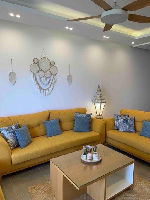 Living room, Seating area, fireplace