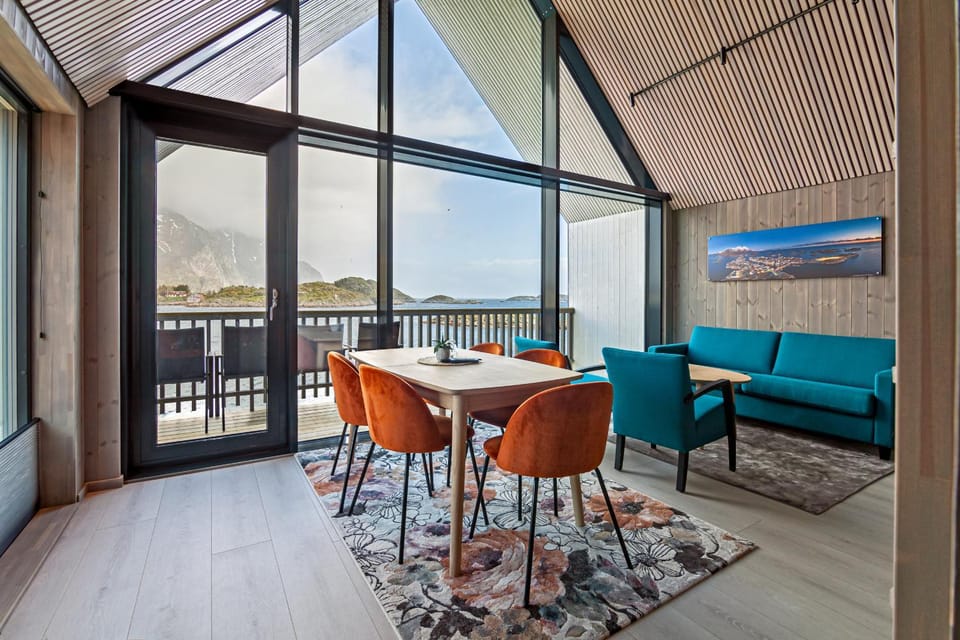 View (from property/room), Balcony/Terrace, Living room, Seating area, Dining area, Mountain view, Sea view