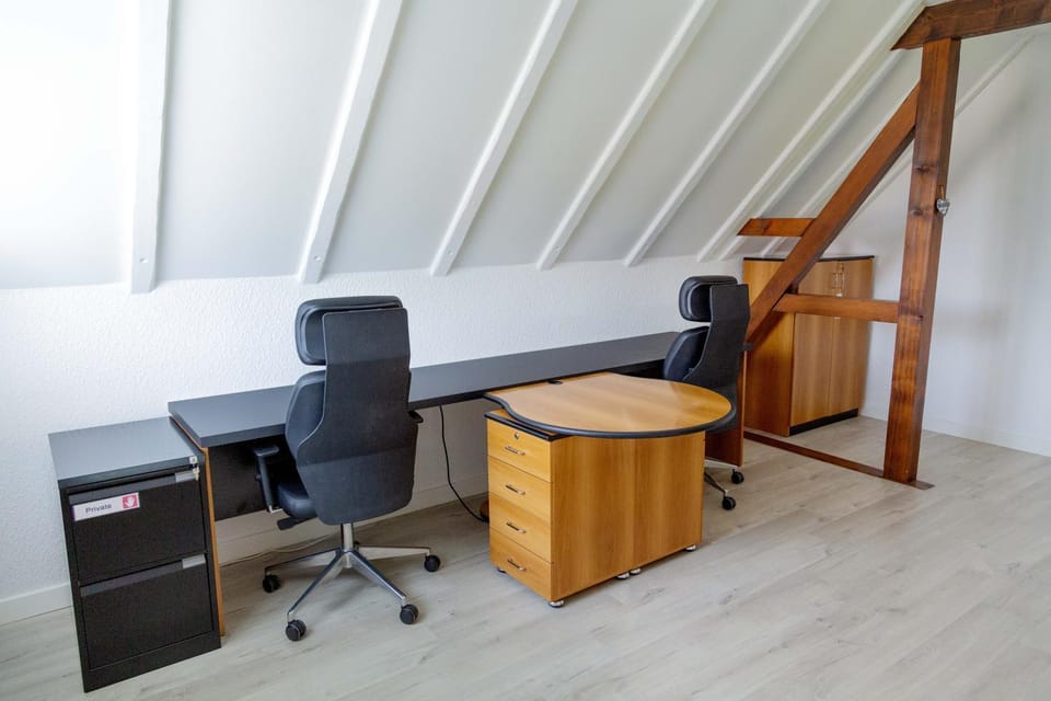 Business facilities, Seating area