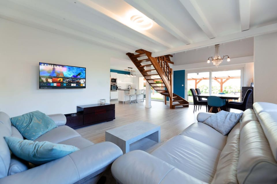 Living room, Garden view