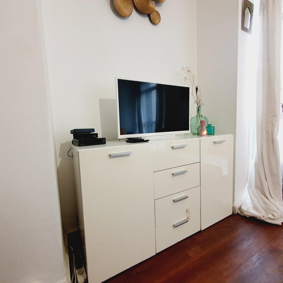 Communal lounge/ TV room, TV and multimedia