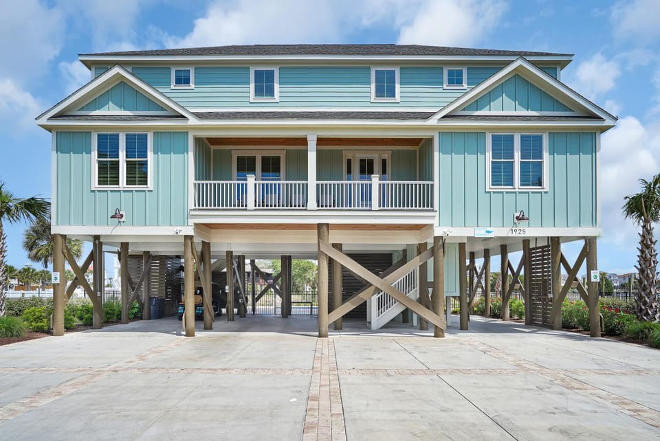 Oyster Dream House in Murrells Inlet