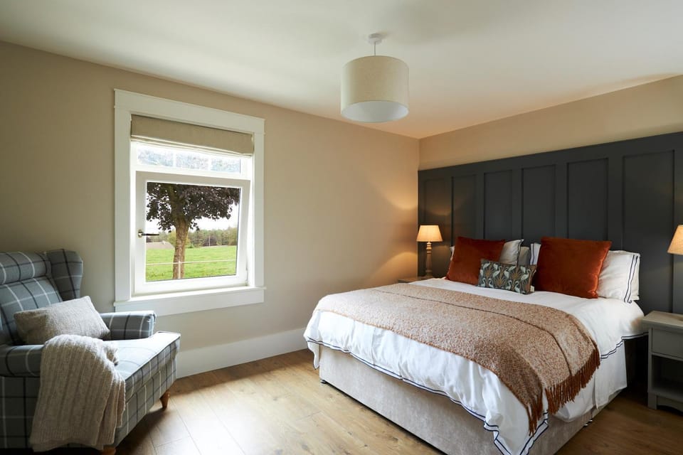 Bed, View (from property/room), Seating area, Bedroom
