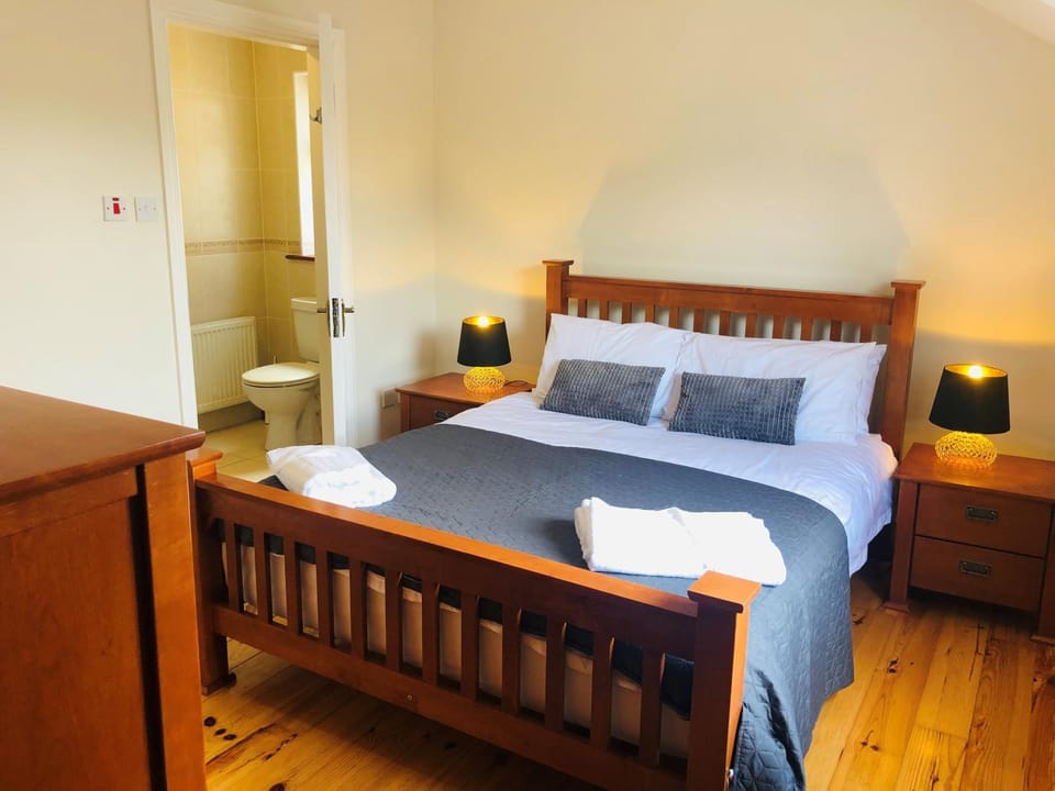 Toilet, Bed, Bedroom