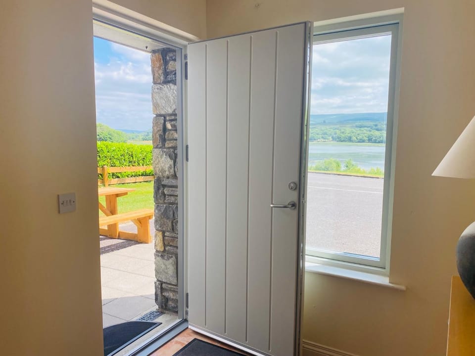 Facade/entrance, Day, Natural landscape, View (from property/room)