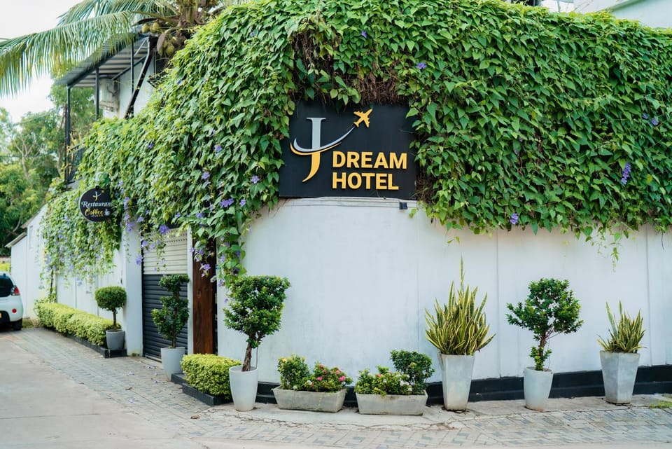 Airport J Dream Resort Bed and Breakfast in Western Province