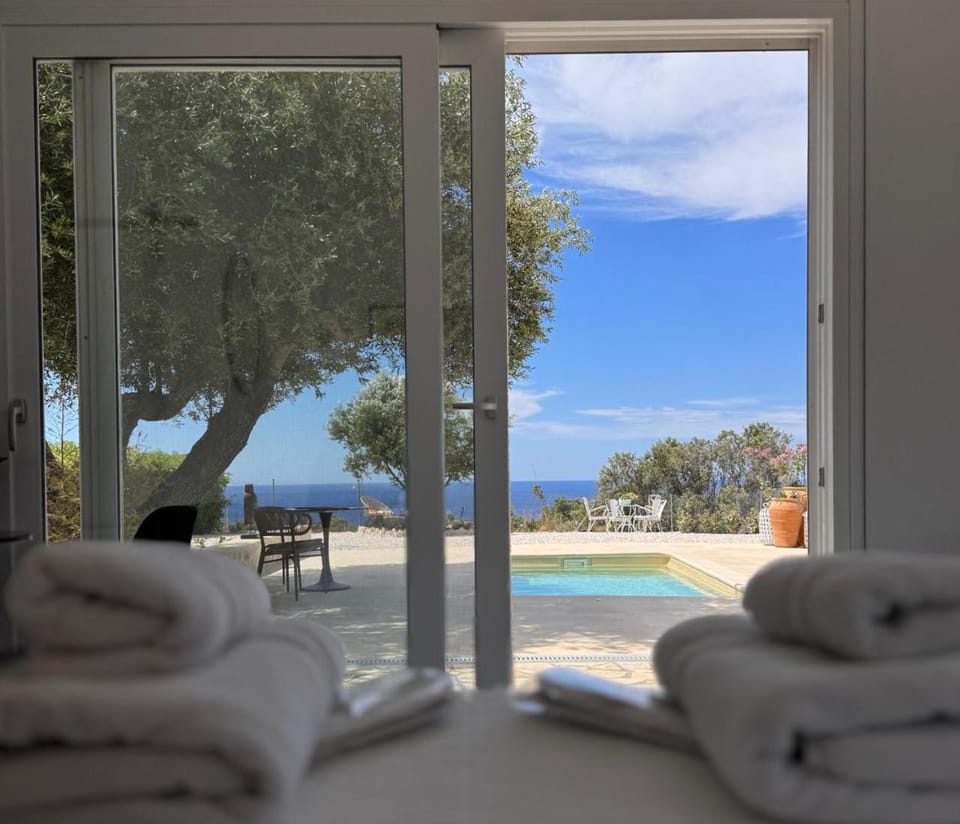 Sea view, Swimming pool