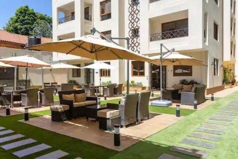 Property building, Balcony/Terrace, Seating area