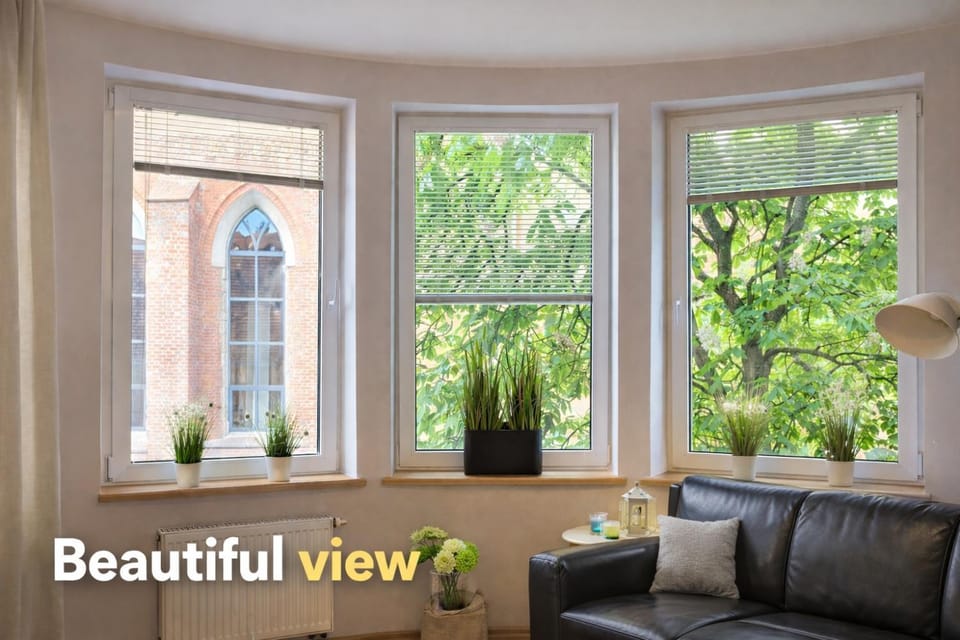 View (from property/room), Living room, Seating area, City view, Landmark view