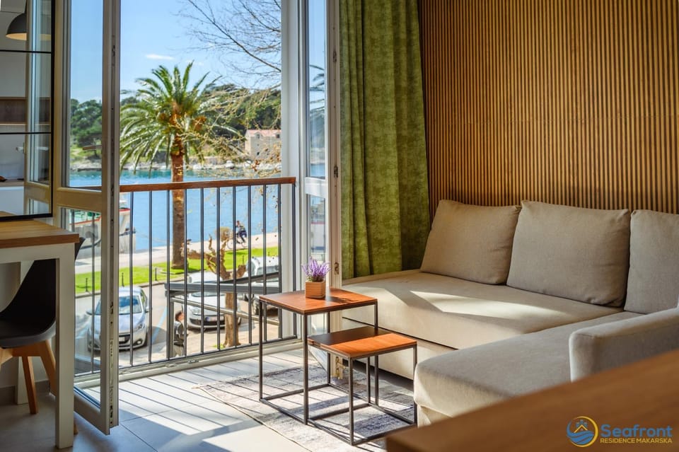 Living room, Sea view, Street view