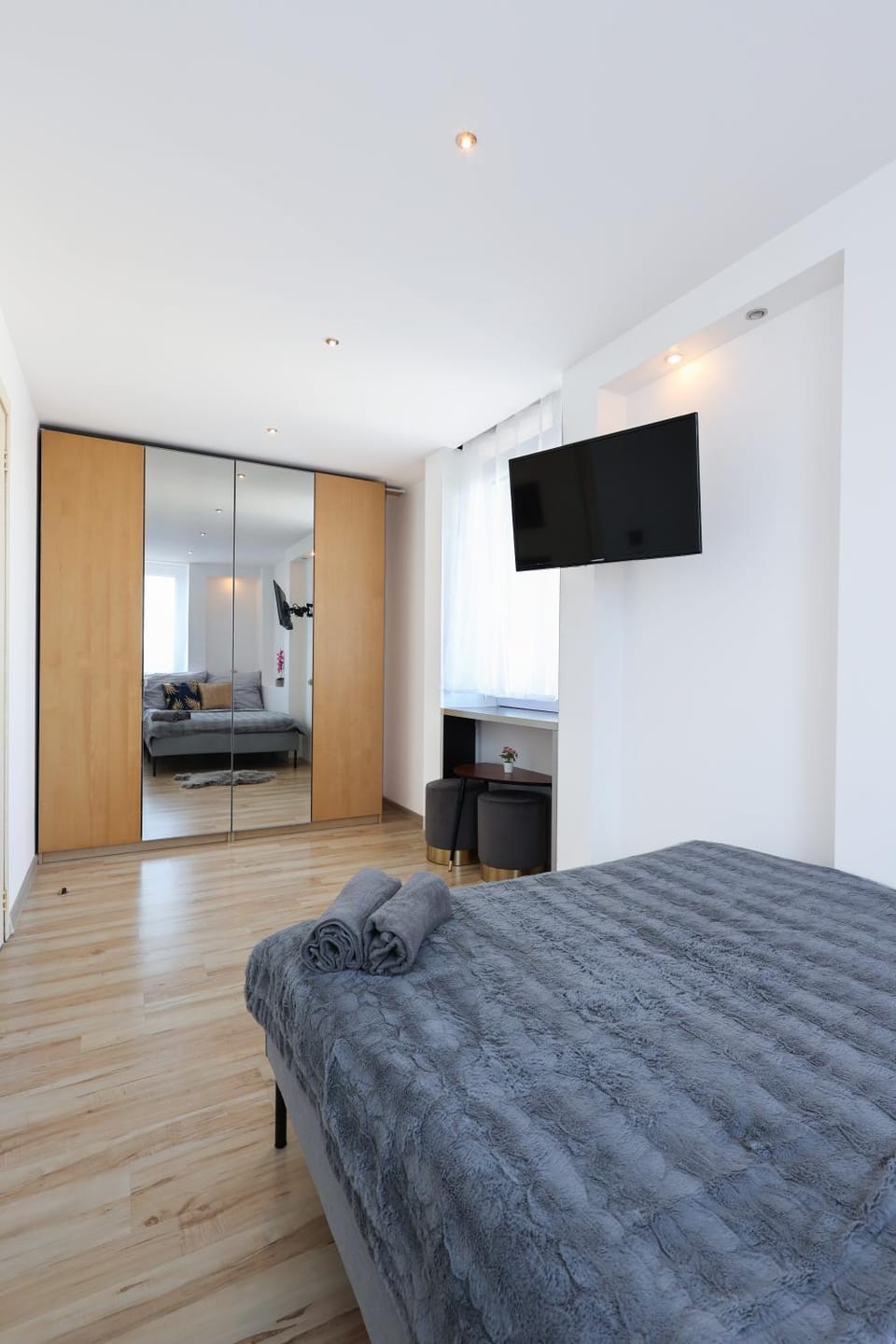 Bed, Photo of the whole room