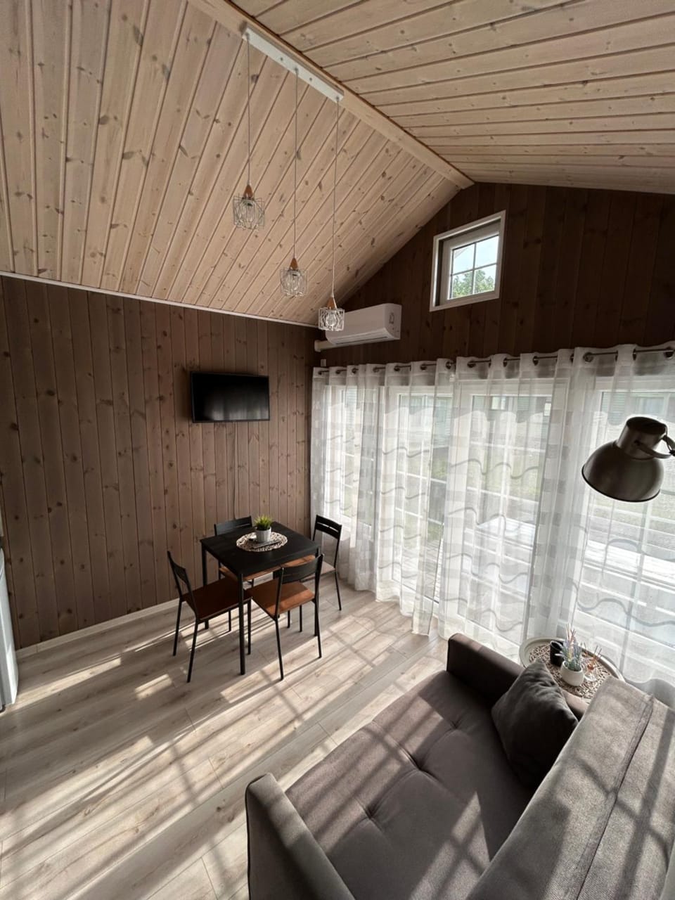 Communal lounge/ TV room, Living room, Seating area, air conditioner