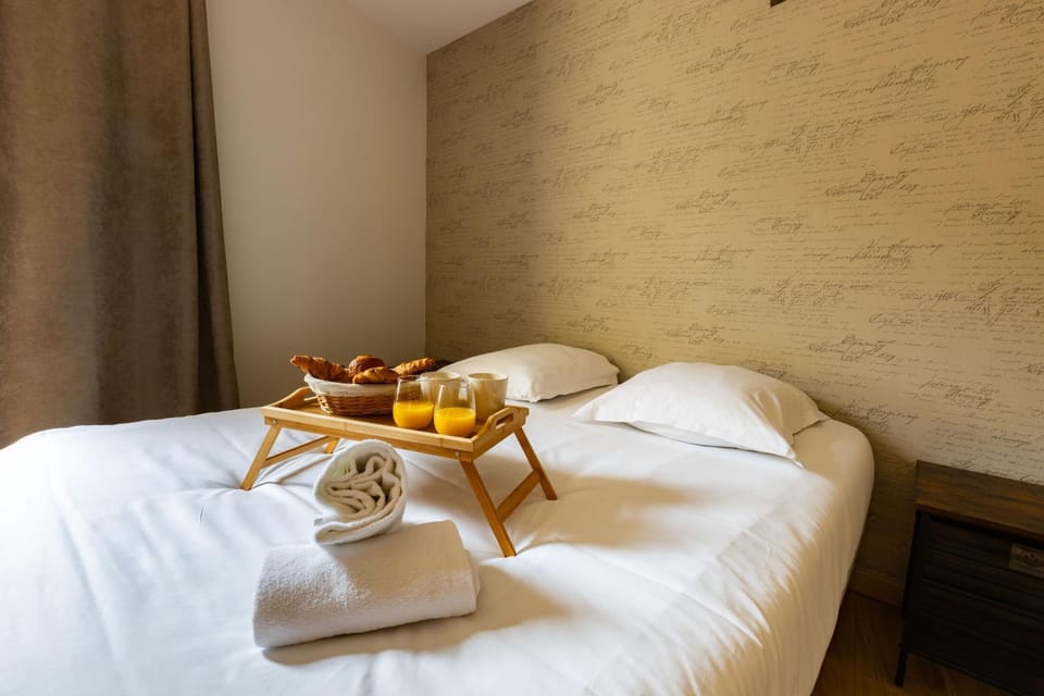 Food and drinks, Bedroom