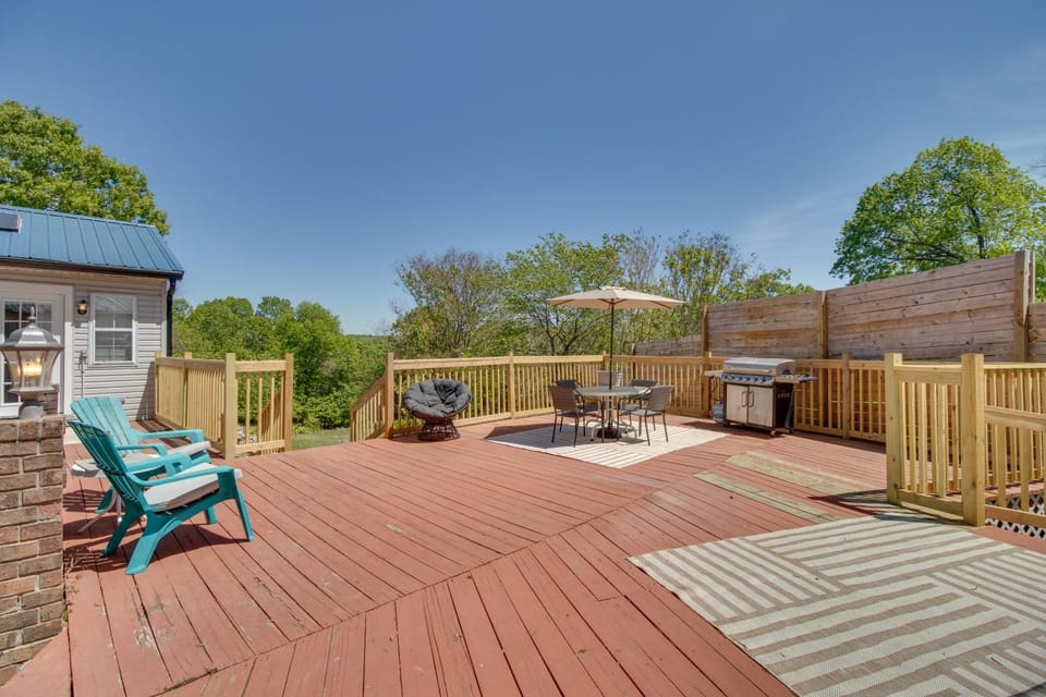 Cozy Mountain Home Cottage Walk to Marina! House in Norfork Lake