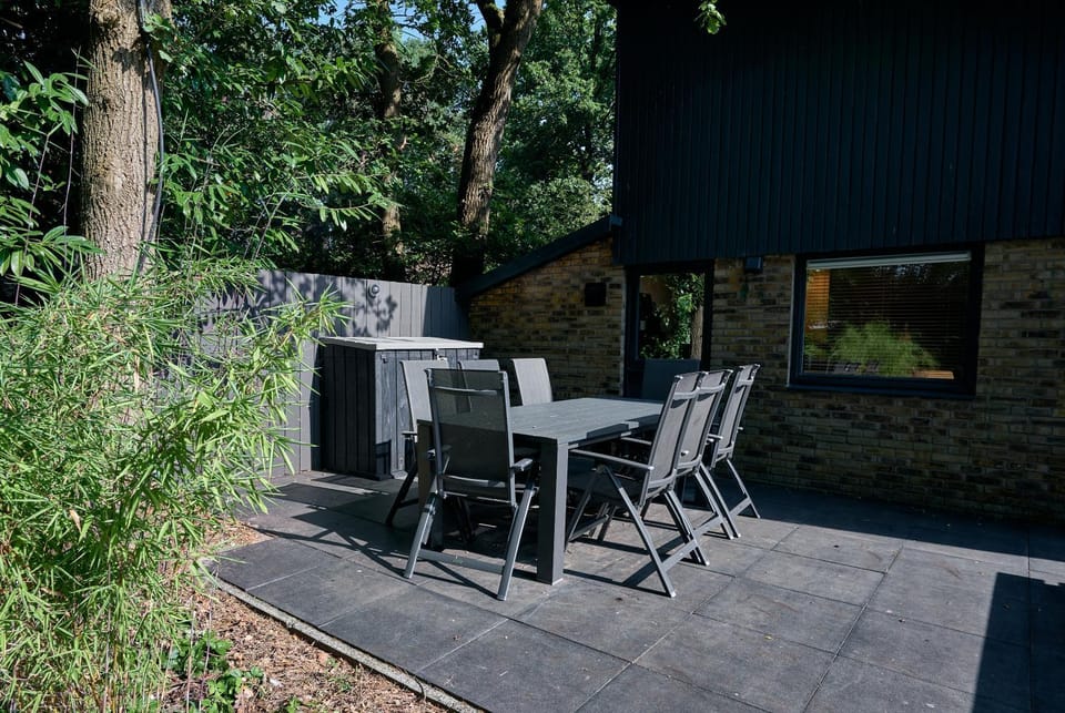 Garden, Dining area