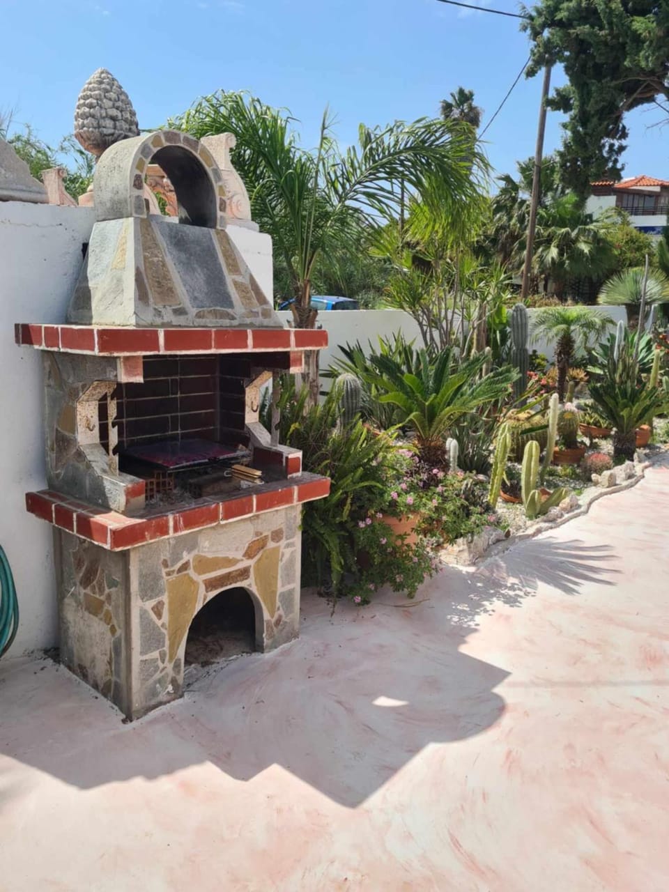 Cactus Living Apartment in Ialysos