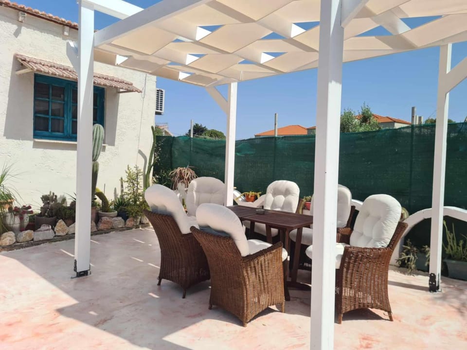 Cactus Living Apartment in Ialysos