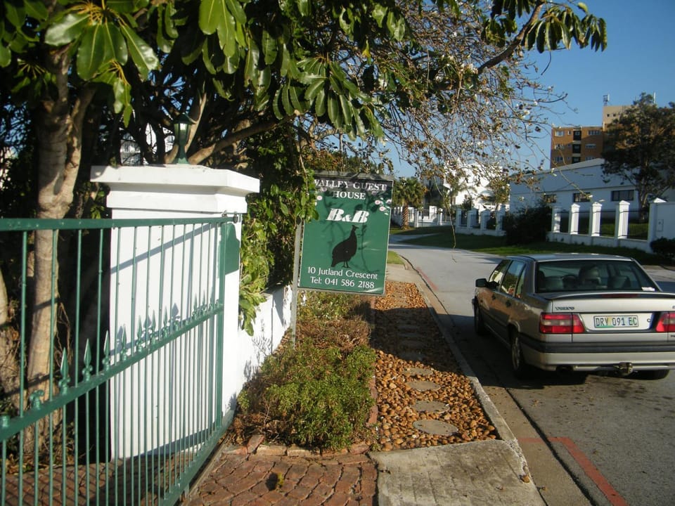 Facade/entrance, Property logo or sign, Garden