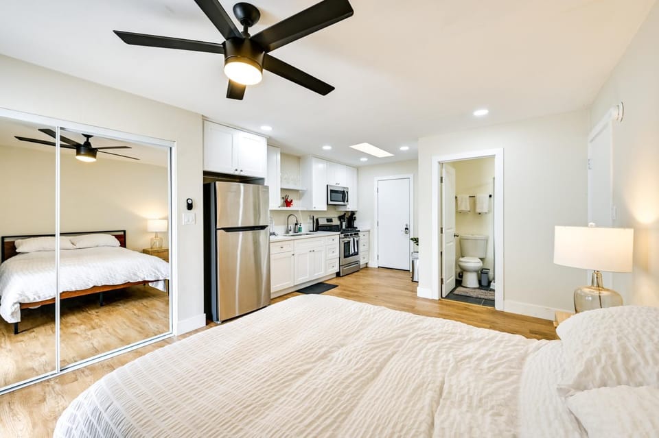 Pet-Friendly San Diego Studio 13 Mi to Comic-Con! Apartment in San Diego