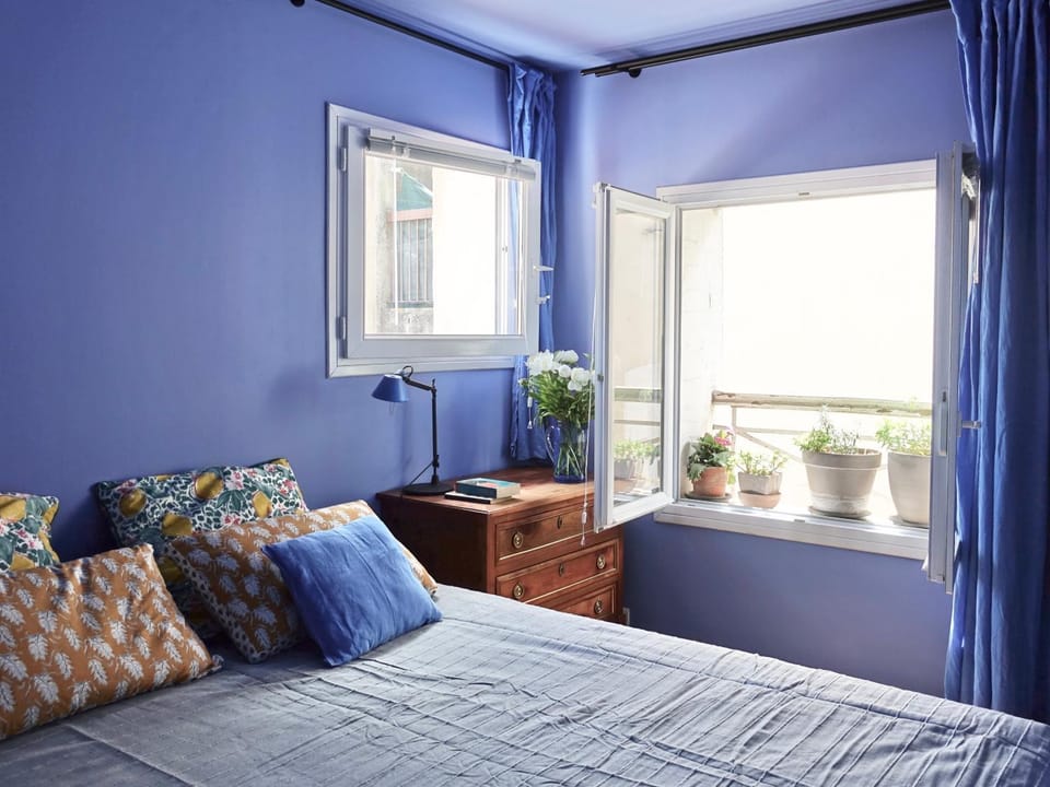 Bed, Photo of the whole room, Decorative detail, Bedroom