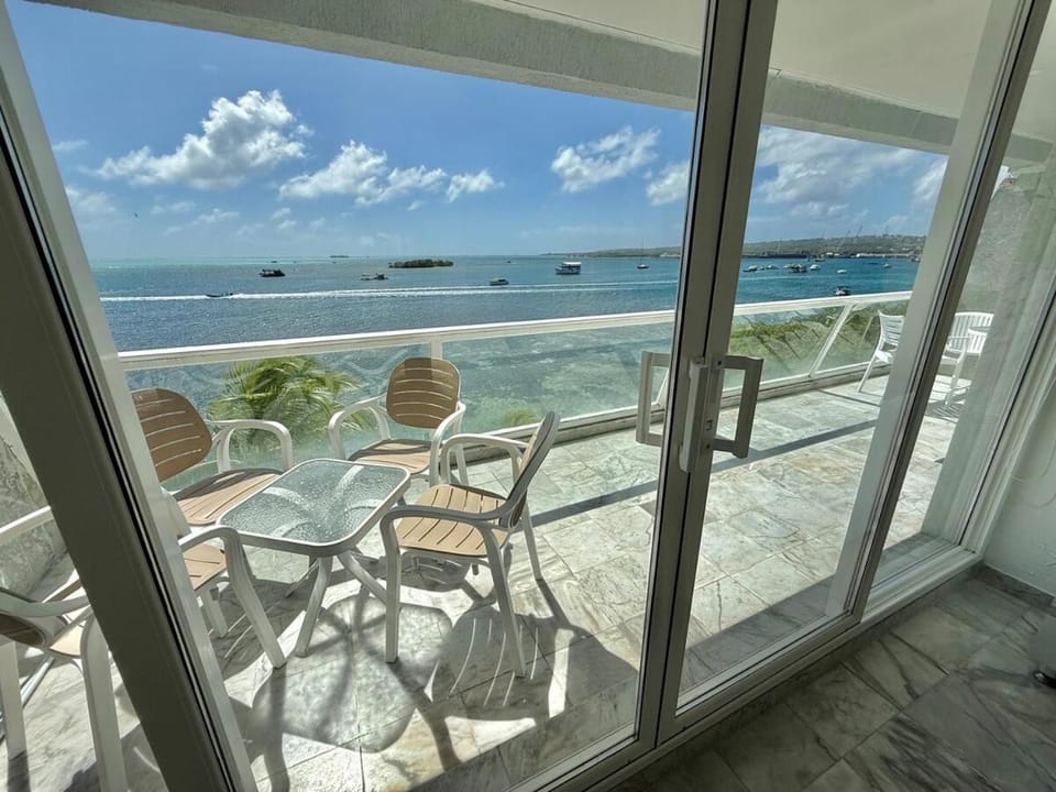 Apartamentos con playa privada y vista al mar, by Caribe Relax Apartment in San Andres