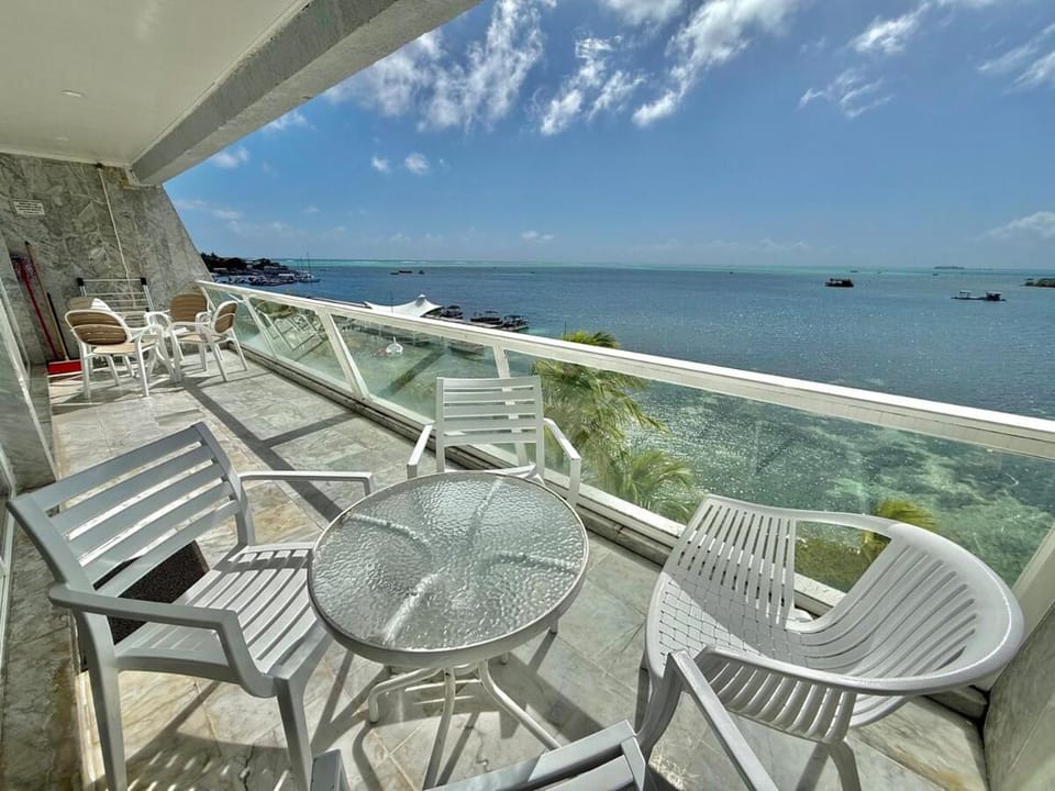Apartamentos con playa privada y vista al mar, by Caribe Relax Apartment in San Andres