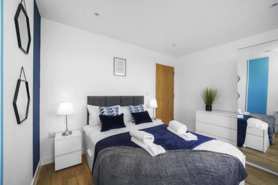 Stunning 3-Bedroom Flat with Parking Apartment in Manchester
