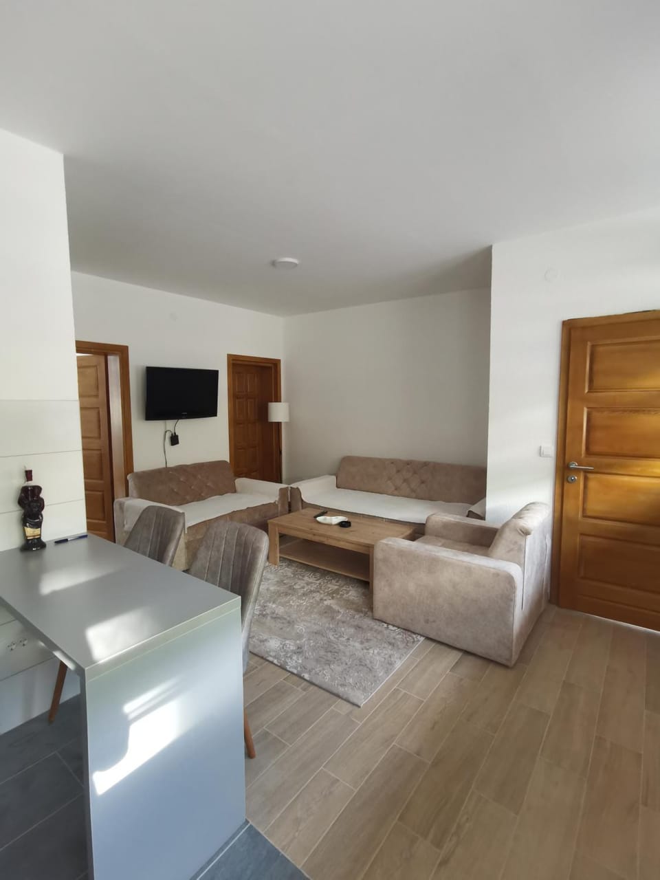 Communal lounge/ TV room, TV and multimedia, Living room, Photo of the whole room, Seating area