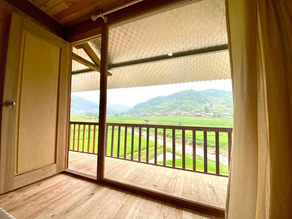 Balcony/Terrace, Mountain view