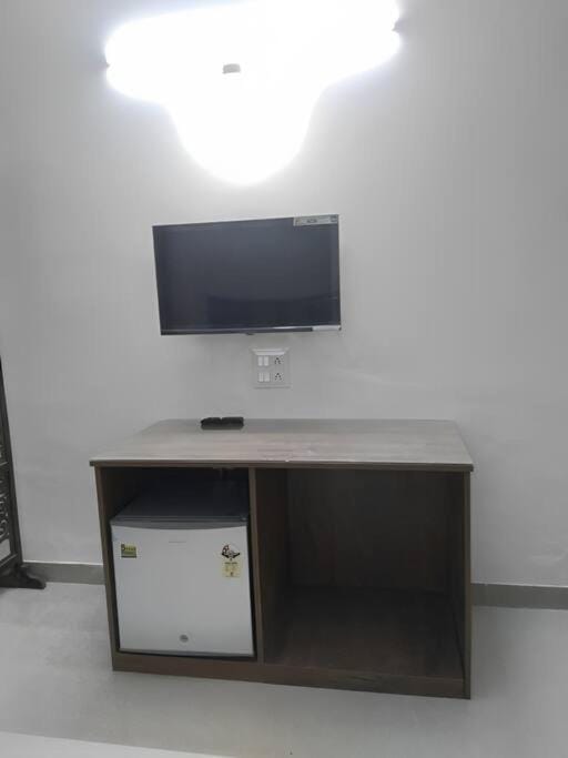 Newly Renovated Apartment in Omaxe - Married Couple Only Apartment in Uttar Pradesh