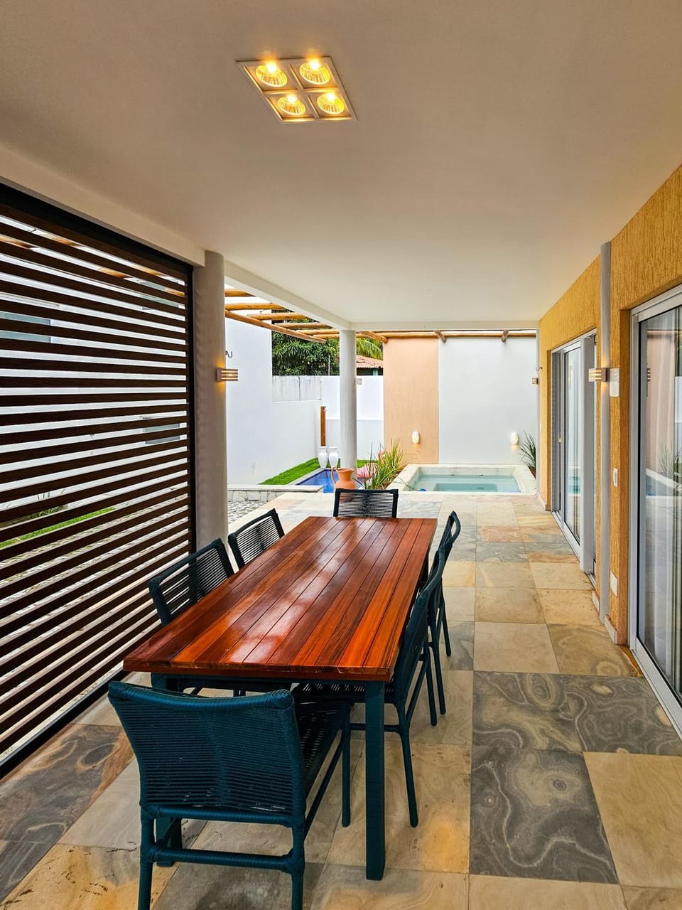 Patio, Dining area