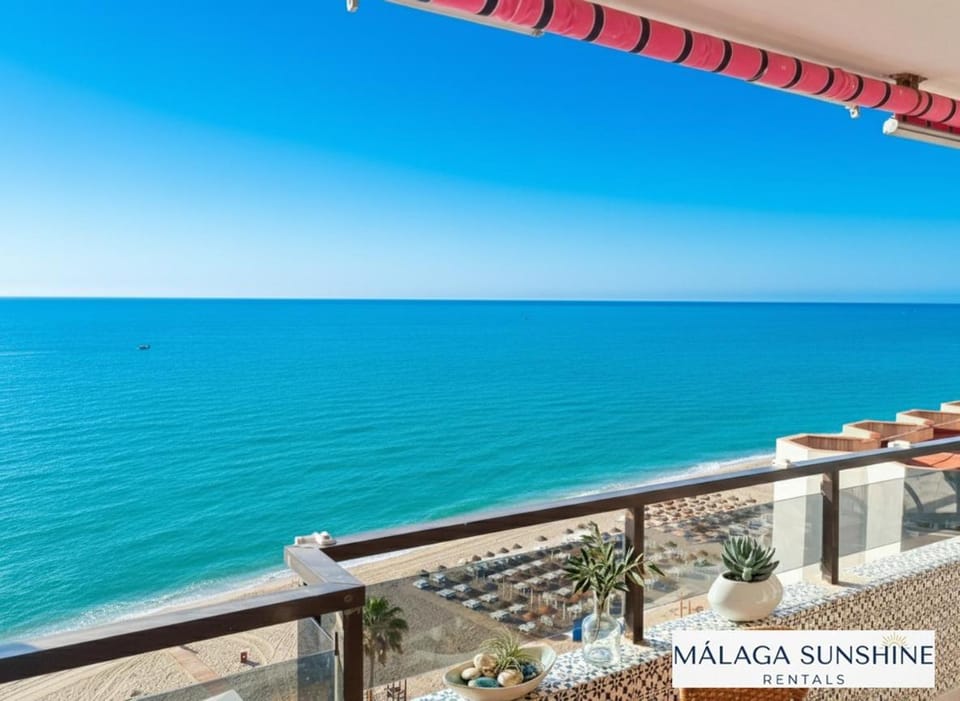 Malaga Sunshine Rentals - Beach Front Penthouse II - Fuengirola Apartment in Fuengirola