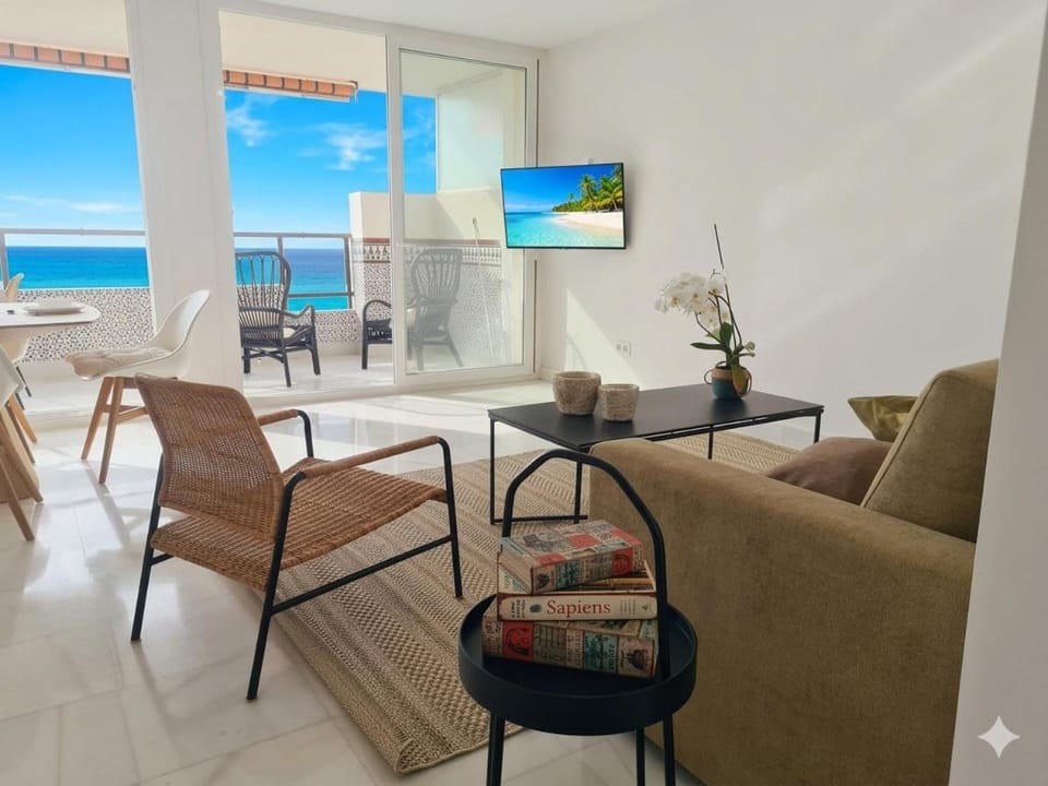 Malaga Sunshine Rentals - Beach Front Penthouse II - Fuengirola Apartment in Fuengirola