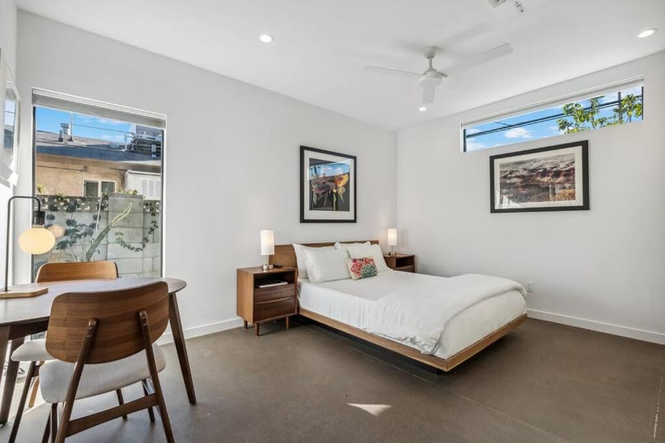 Refreshing 2-bedroom Apartment - 80 Walkscore! Apartment in Phoenix