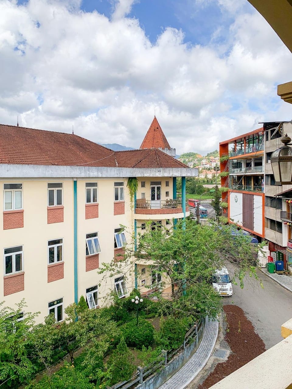 City view, Street view