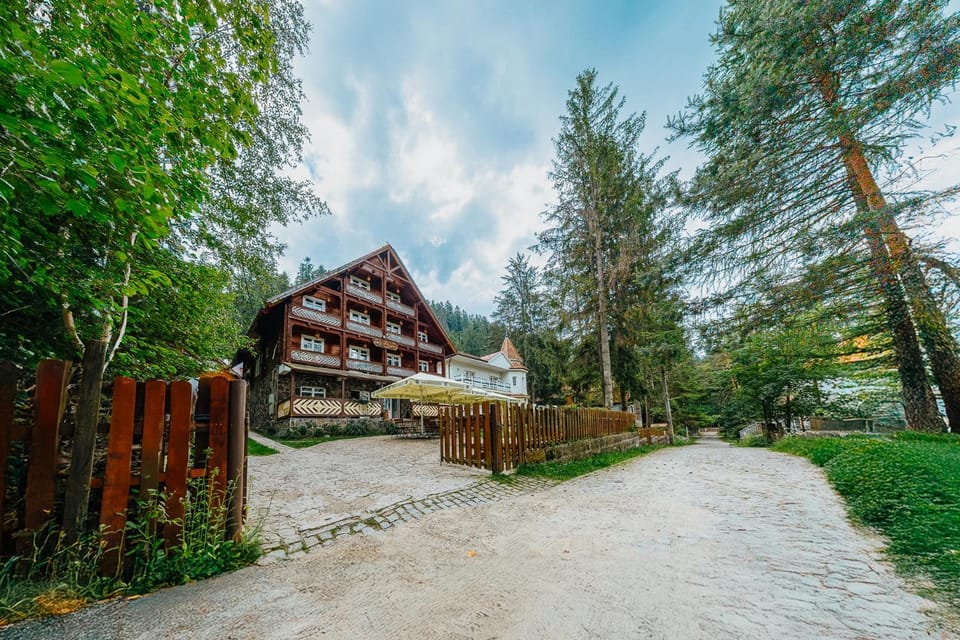 Property building, Day, Natural landscape, Garden view