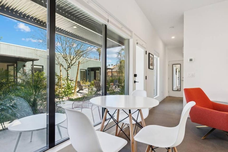 Eco-friendly 2-bedroom Apartment - 80 Walkscore! Apartment in Phoenix